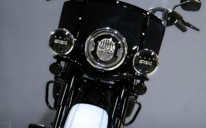 2024 Harley-Davidson Heritage Classic Atlas Silver Metallic - Black Finish
