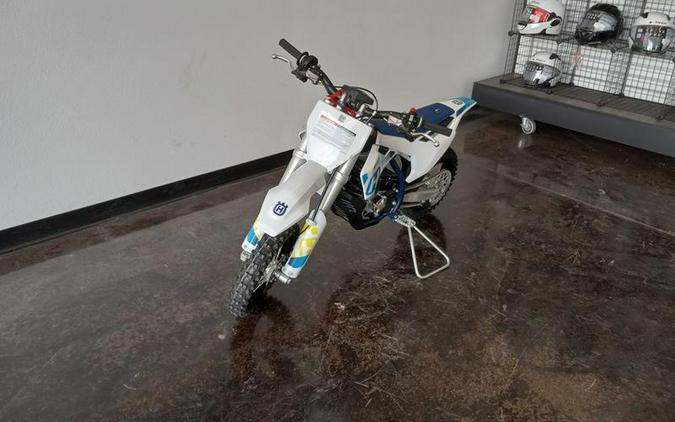 2024 Husqvarna® EE 3