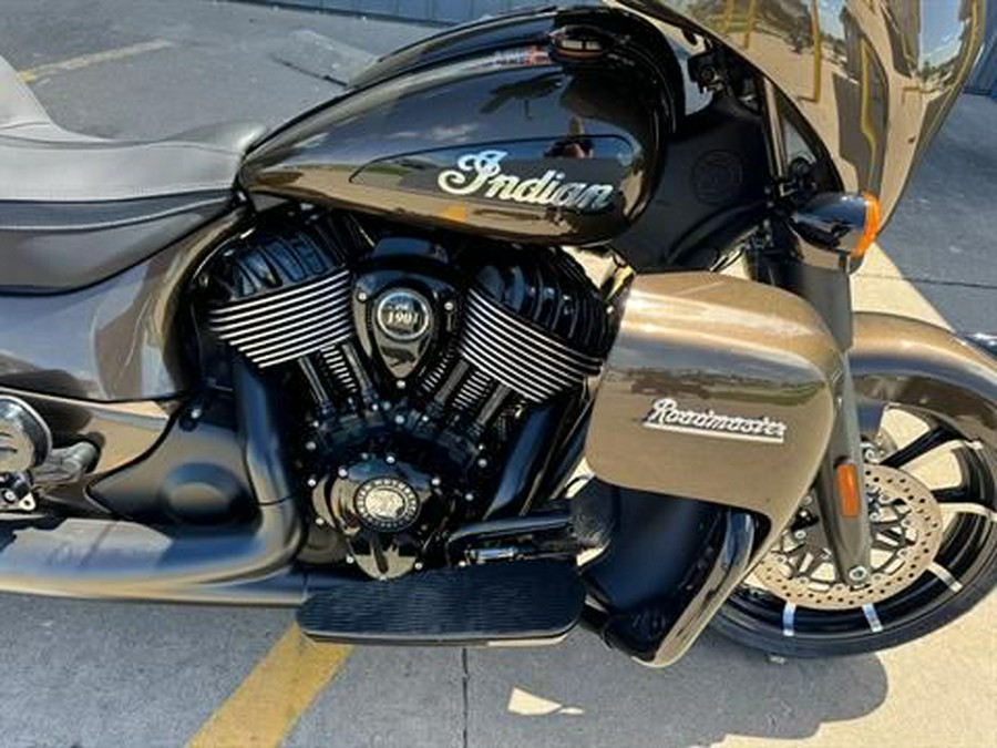 2023 Indian Motorcycle Roadmaster® Dark Horse®