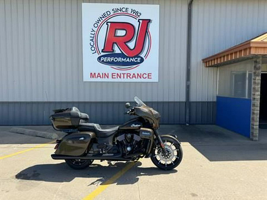 2023 Indian Motorcycle Roadmaster® Dark Horse®