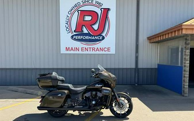 2023 Indian Motorcycle Roadmaster® Dark Horse®