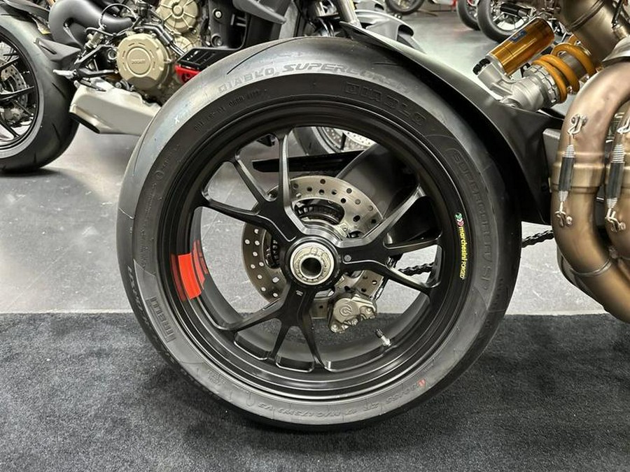 2025 Ducati Hypermotard 950 SP Special Livery