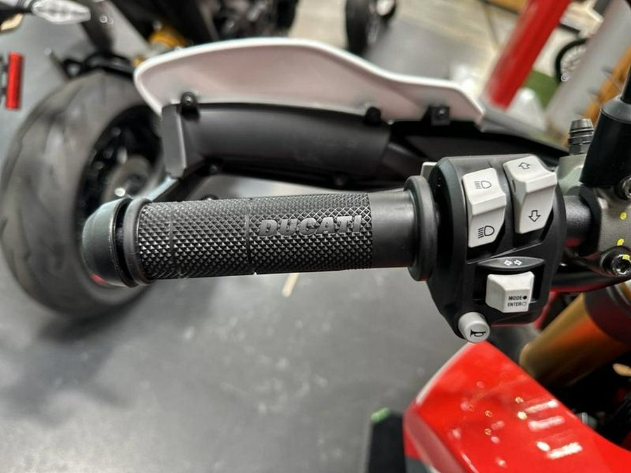 2025 Ducati Hypermotard 950 SP Special Livery
