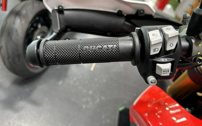 2025 Ducati Hypermotard 950 SP Special Livery