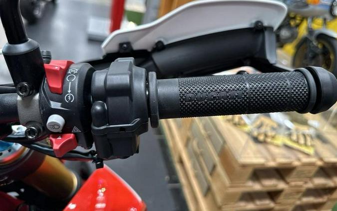 2025 Ducati Hypermotard 950 SP Special Livery