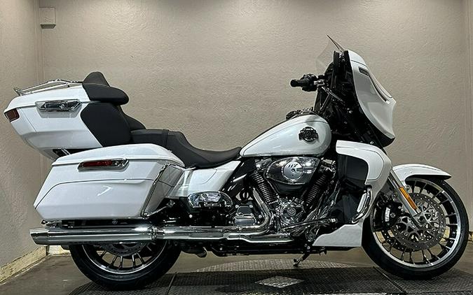 Harley-Davidson® Street Glide Limited 2026 FLHXL 84681639 WHITE ONYX PRL W/ PINSTRIPE