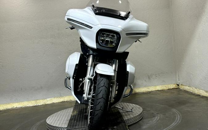 Harley-Davidson® Street Glide Limited 2026 FLHXL 84681639 WHITE ONYX PRL W/ PINSTRIPE