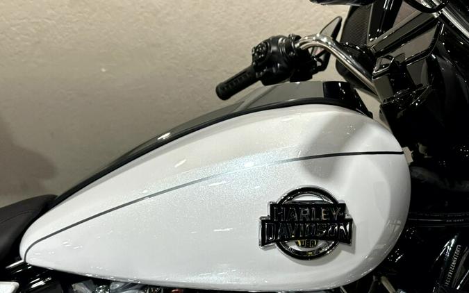 Harley-Davidson® Street Glide Limited 2026 FLHXL 84681639 WHITE ONYX PRL W/ PINSTRIPE