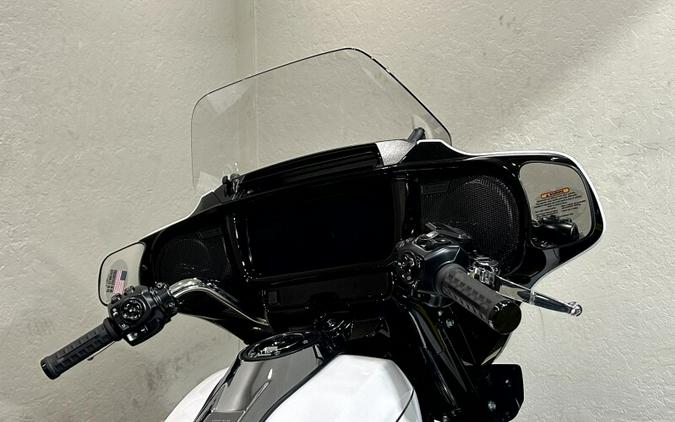 Harley-Davidson® Street Glide Limited 2026 FLHXL 84681639 WHITE ONYX PRL W/ PINSTRIPE