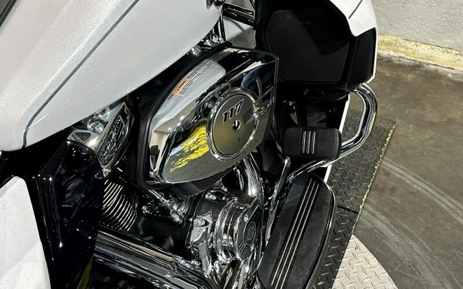 Harley-Davidson® Street Glide Limited 2026 FLHXL 84681639 WHITE ONYX PRL W/ PINSTRIPE