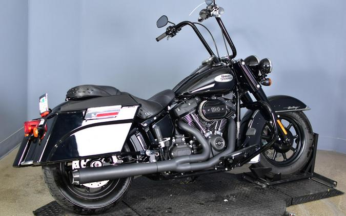 2022 Harley-Davidson Heritage Classic 114 Vivid Black (Black Finish w/Cast Wheels)