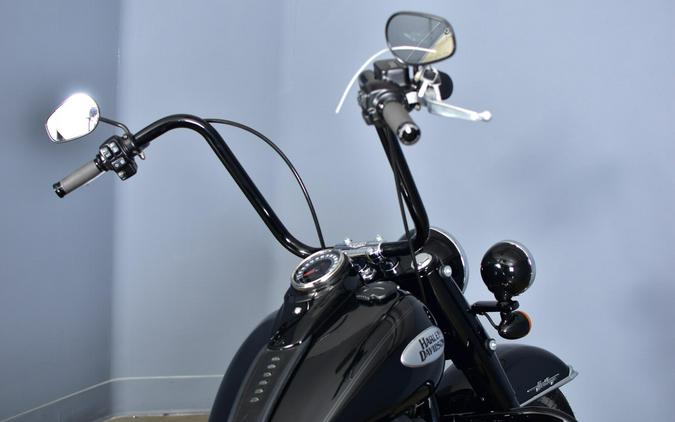 2022 Harley-Davidson Heritage Classic 114 Vivid Black (Black Finish w/Cast Wheels)