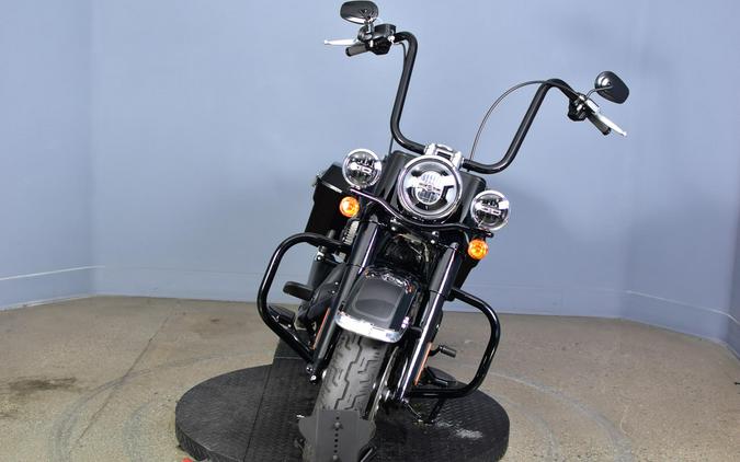 2022 Harley-Davidson Heritage Classic 114 Vivid Black (Black Finish w/Cast Wheels)