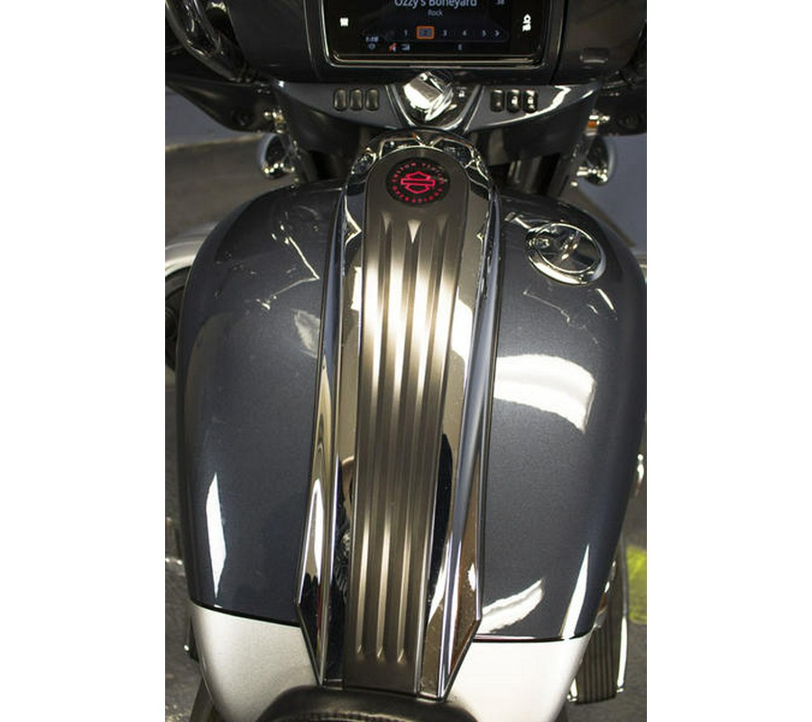 2019 Harley-Davidson® FLHXSE - CVO™ Street Glide®