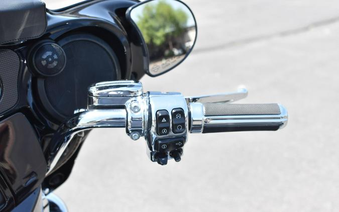 2016 Harley-Davidson Street Glide Vivid Black FLHXSE