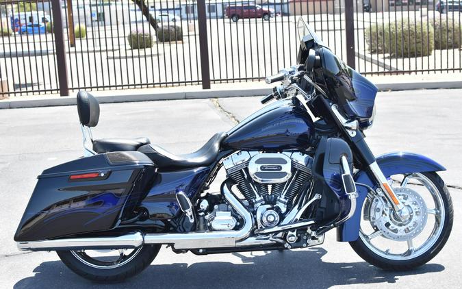 2016 Harley-Davidson Street Glide Vivid Black FLHXSE
