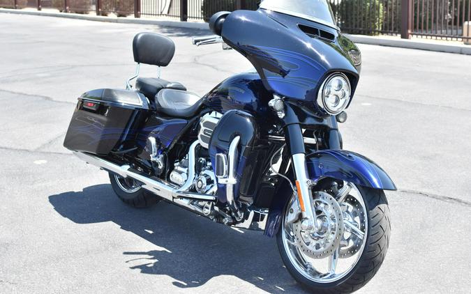 2016 Harley-Davidson Street Glide Vivid Black FLHXSE