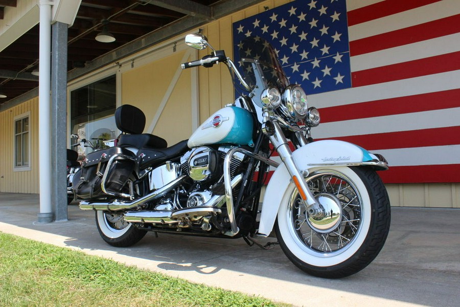 2017 Harley-Davidson® FLSTC - Heritage Softail® Classic