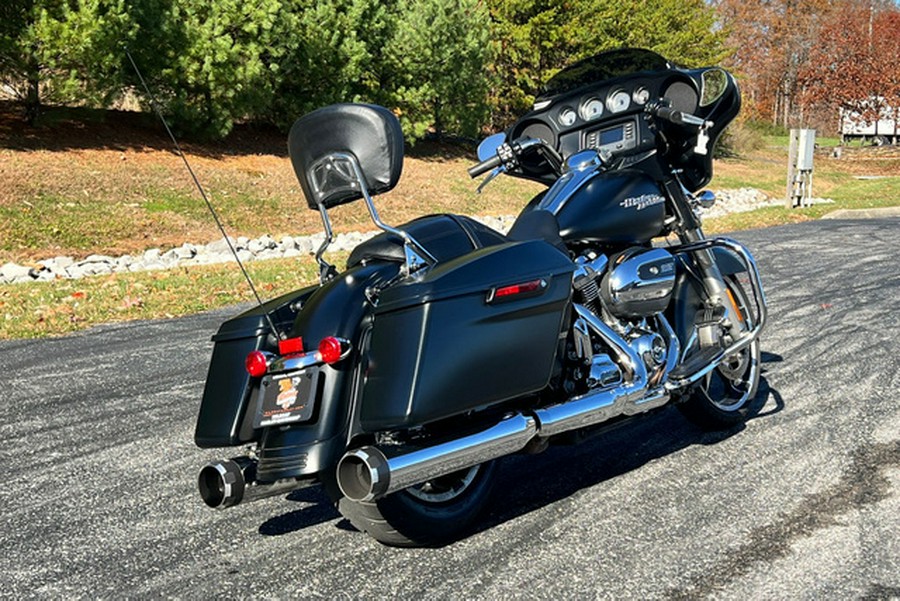 2017 Harley-Davidson FLHX - Street Glide