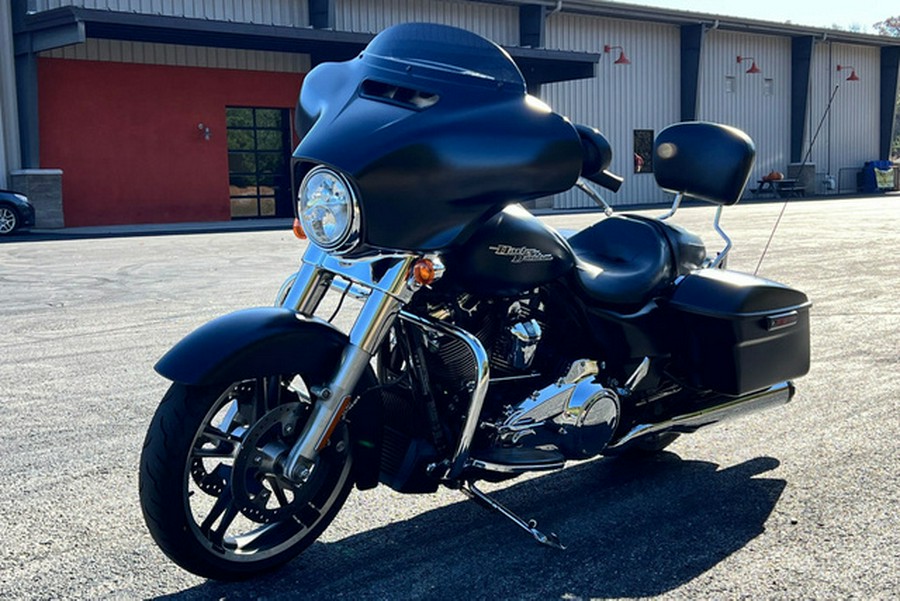 2017 Harley-Davidson FLHX - Street Glide