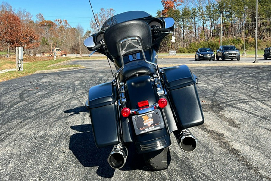 2017 Harley-Davidson FLHX - Street Glide