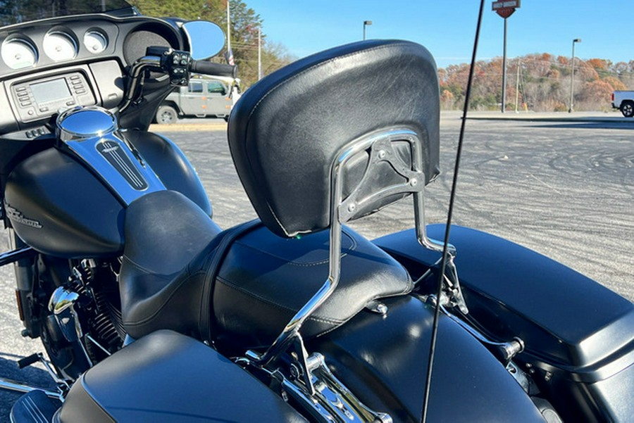 2017 Harley-Davidson FLHX - Street Glide