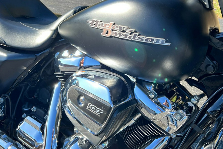 2017 Harley-Davidson FLHX - Street Glide