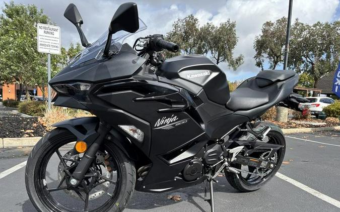 2026 Kawasaki Ninja® 500 Metallic Flat Spark Black