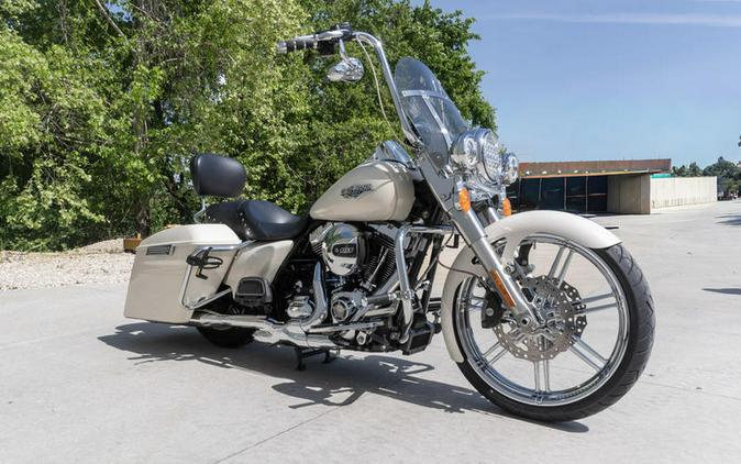 2015 Harley-Davidson® FLHR - Road King®