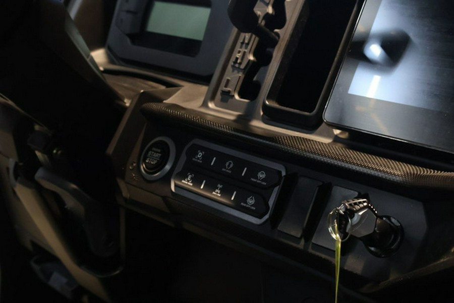 2026 Can-Am Defender MAX LONE STAR HD11