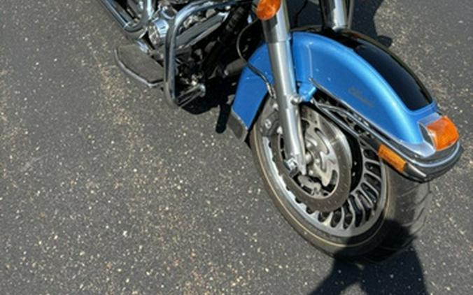 2011 Harley-Davidson FLHTC - Electra Glide Classic