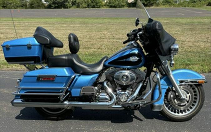 2011 Harley-Davidson FLHTC - Electra Glide Classic