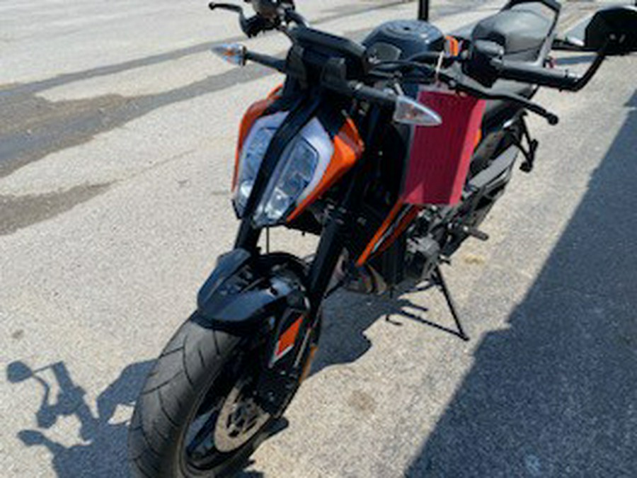 2023 KTM 790 DUKE