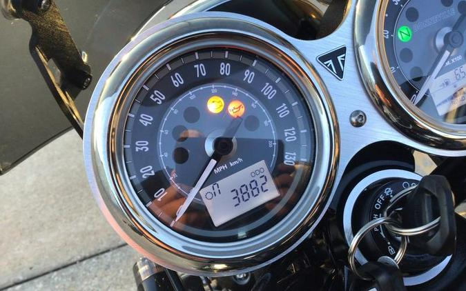 2022 Triumph Bonneville T120 Cordovan Red/Silver Ice