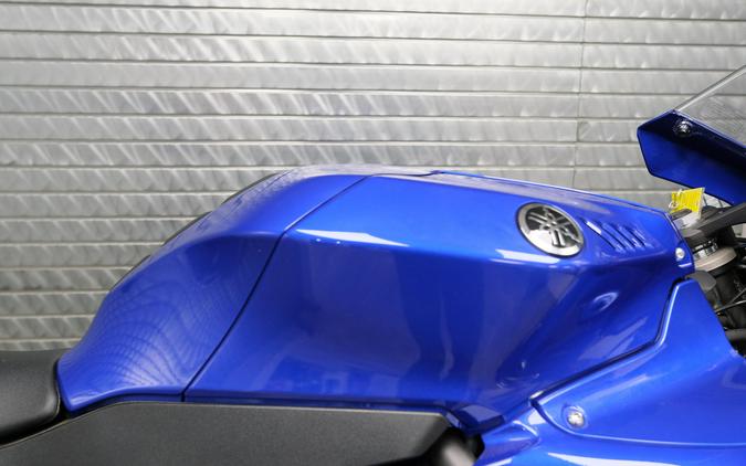 2026 YAMAHA YZFR7