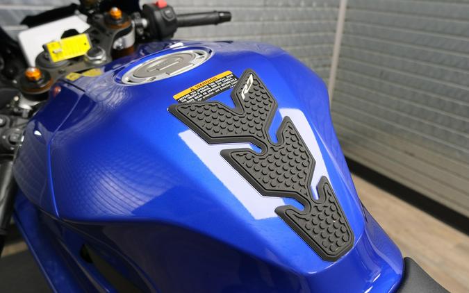 2026 YAMAHA YZFR7