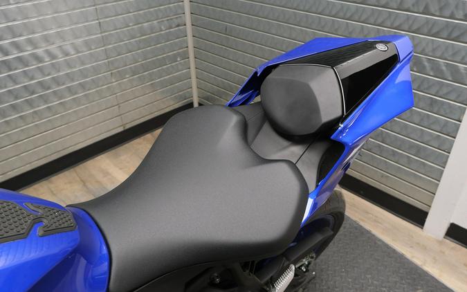 2026 YAMAHA YZFR7