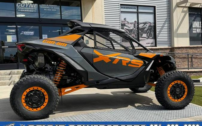 2027 Can-Am® Maverick R X rs with Smart-Shox Dolomite Grey & Orange Crush
