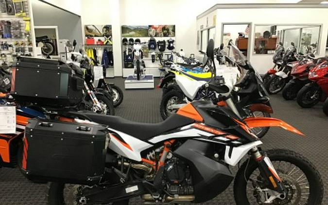 2022 KTM 890 Adventure R