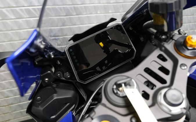 2026 YAMAHA YZFR7