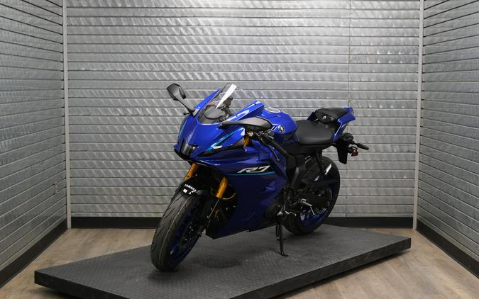 2026 YAMAHA YZFR7