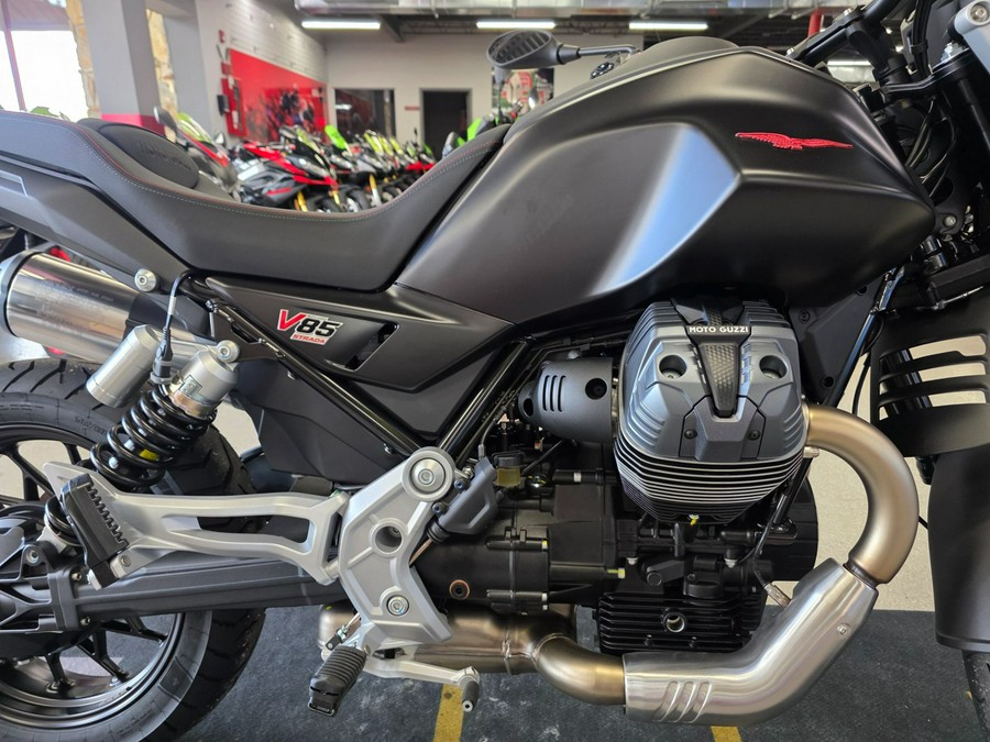 2025 Moto Guzzi V85 Strada