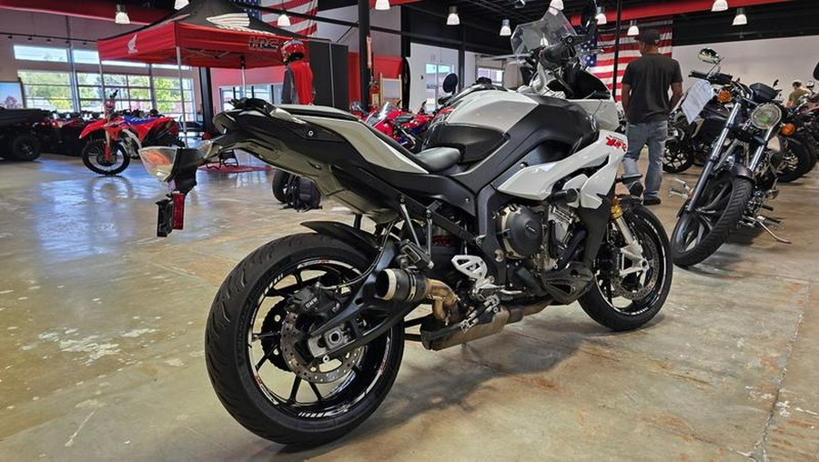 2016 BMW S 1000 XR Light White / Granite Grey Metallic / Racing Red