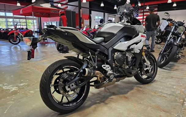 2016 BMW S 1000 XR Light White / Granite Grey Metallic / Racing Red