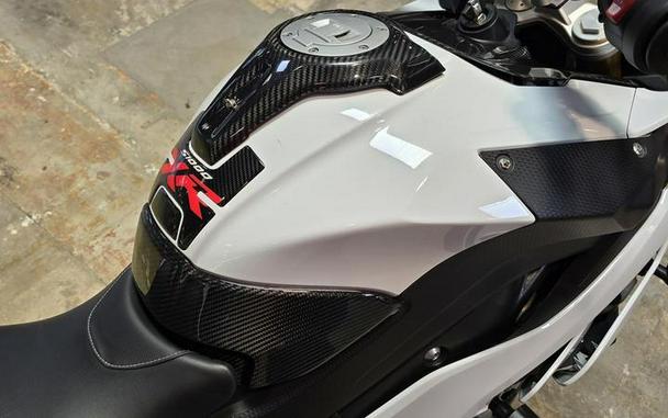 2016 BMW S 1000 XR Light White / Granite Grey Metallic / Racing Red