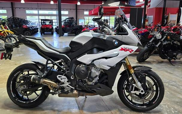 2016 BMW S 1000 XR Light White / Granite Grey Metallic / Racing Red