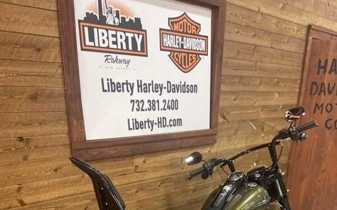 2018 Harley-Davidson Road King Special Olive Gold FLHRXS