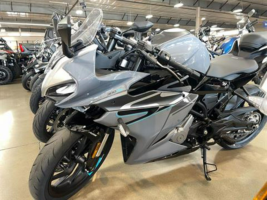 2023 CFMOTO 300SS