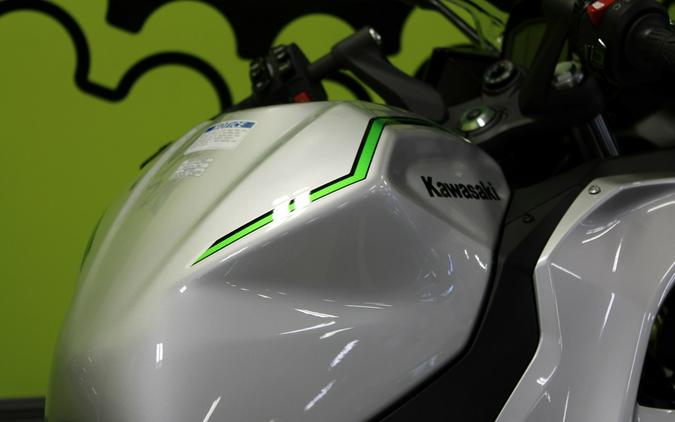 2024 Kawasaki NINJA 7 HYBRID / CX500ARFNL