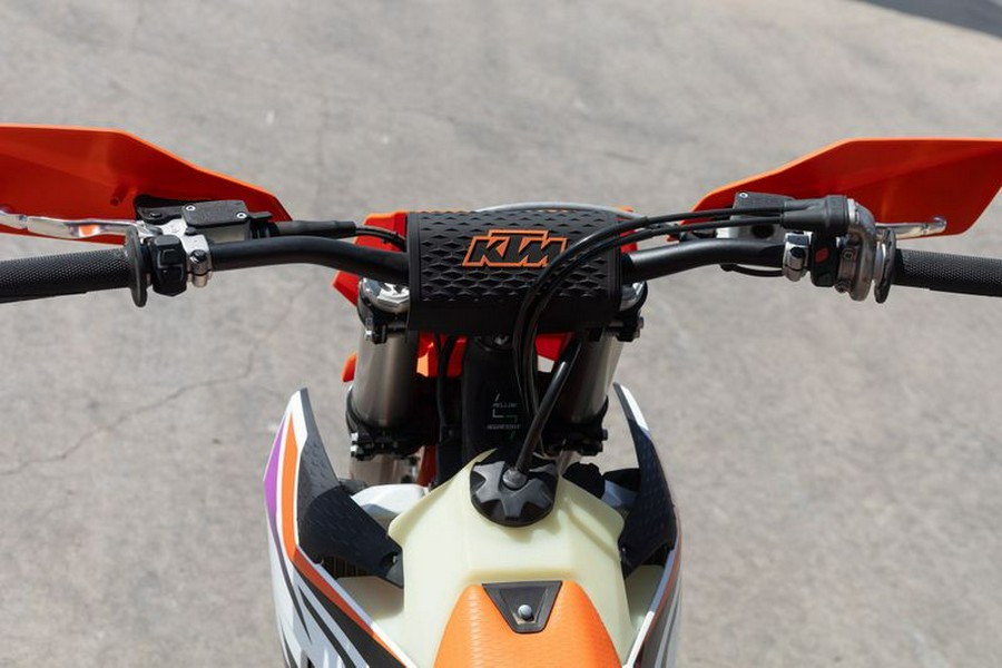 New 2024 KTM 300 XC ORANGE